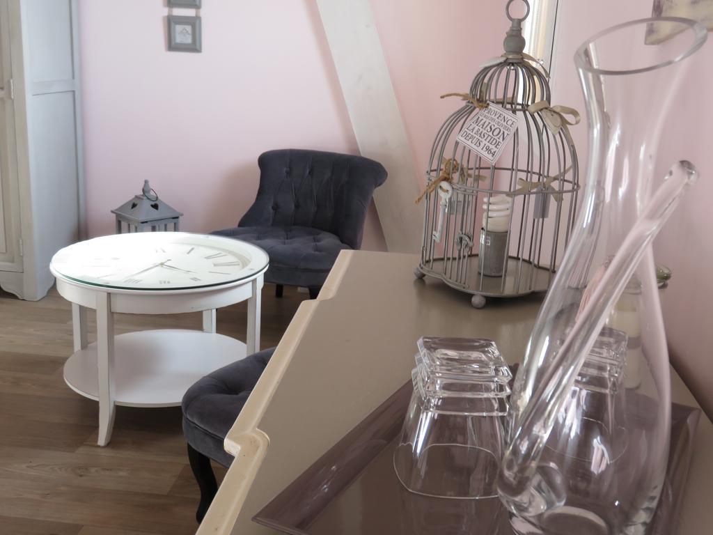 Отель La Maison Sur Les Nuages Saint-Christophe  Номер фото
