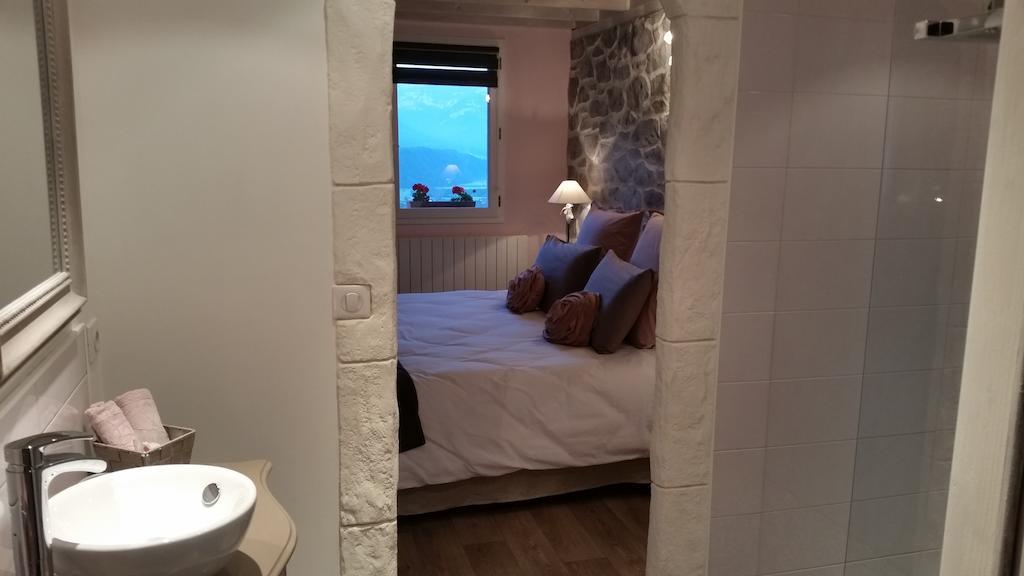 Отель La Maison Sur Les Nuages Saint-Christophe  Номер фото