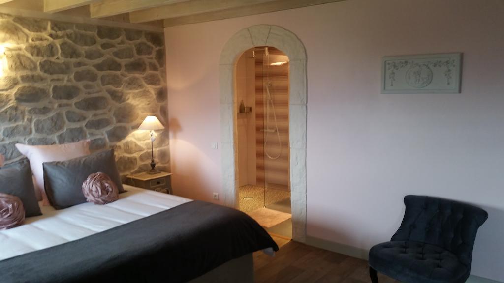 Отель La Maison Sur Les Nuages Saint-Christophe  Номер фото